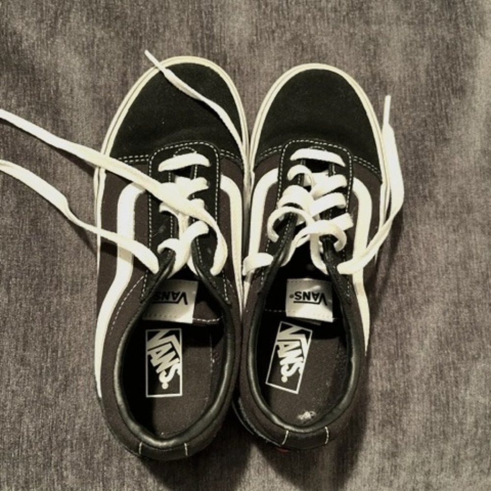 Boys black suede Vans!